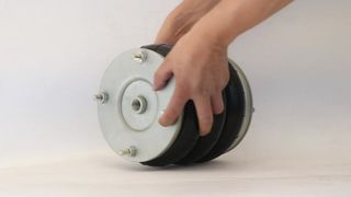 Guia de substituição da mola pneumática GUOMAT 6x3 W01R584095