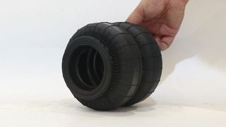 Substituição dos foles da mola de ar do Firestone W01 R58 4036
